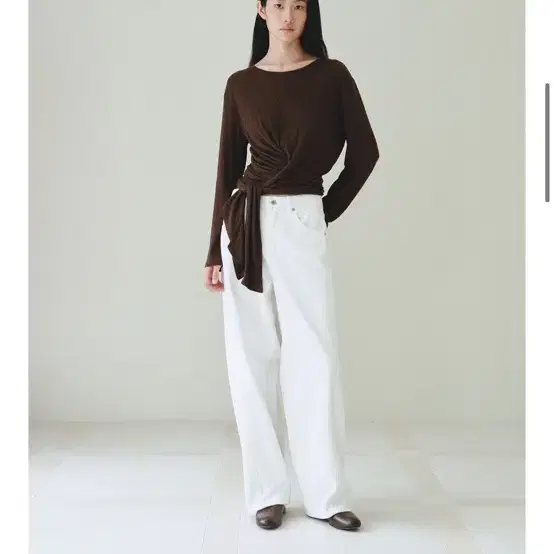 테누브 Curved White Denim Pants L500_01