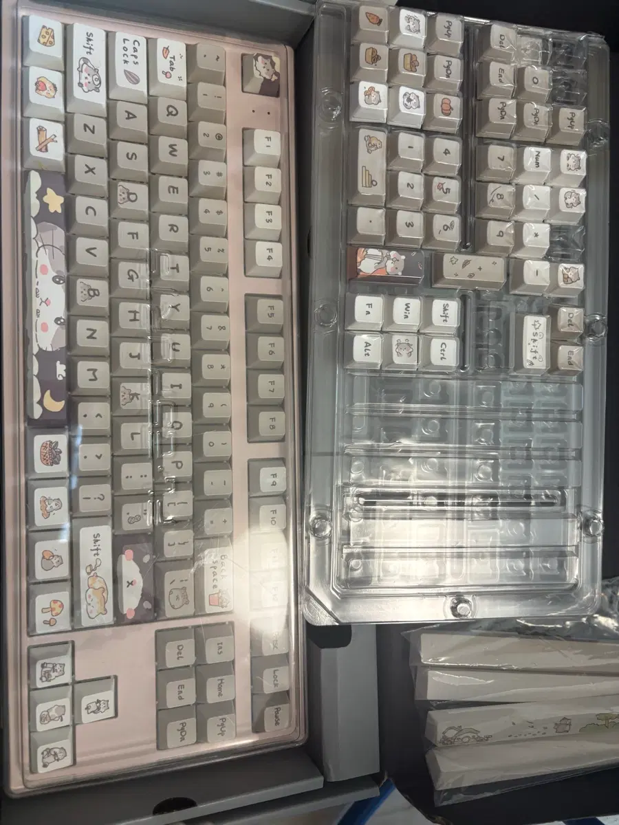 딸기우유 기계식키보드갤러리 mk870 판매합니다!
