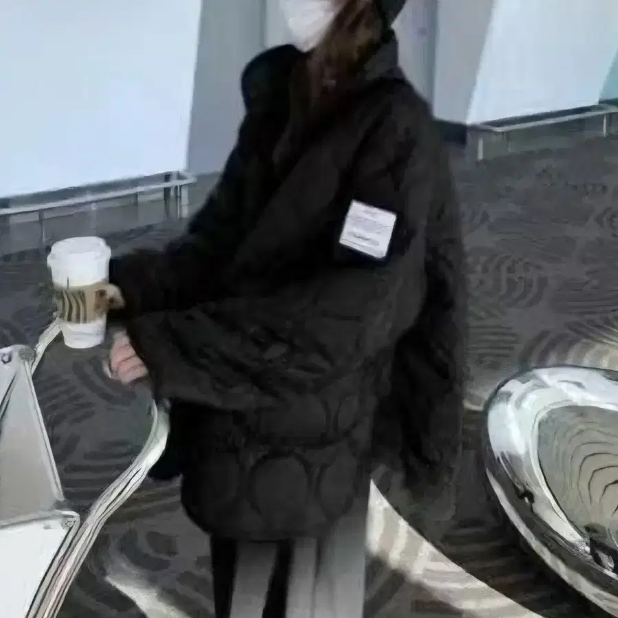 블랙 퀼팅 패치 패딩 점퍼