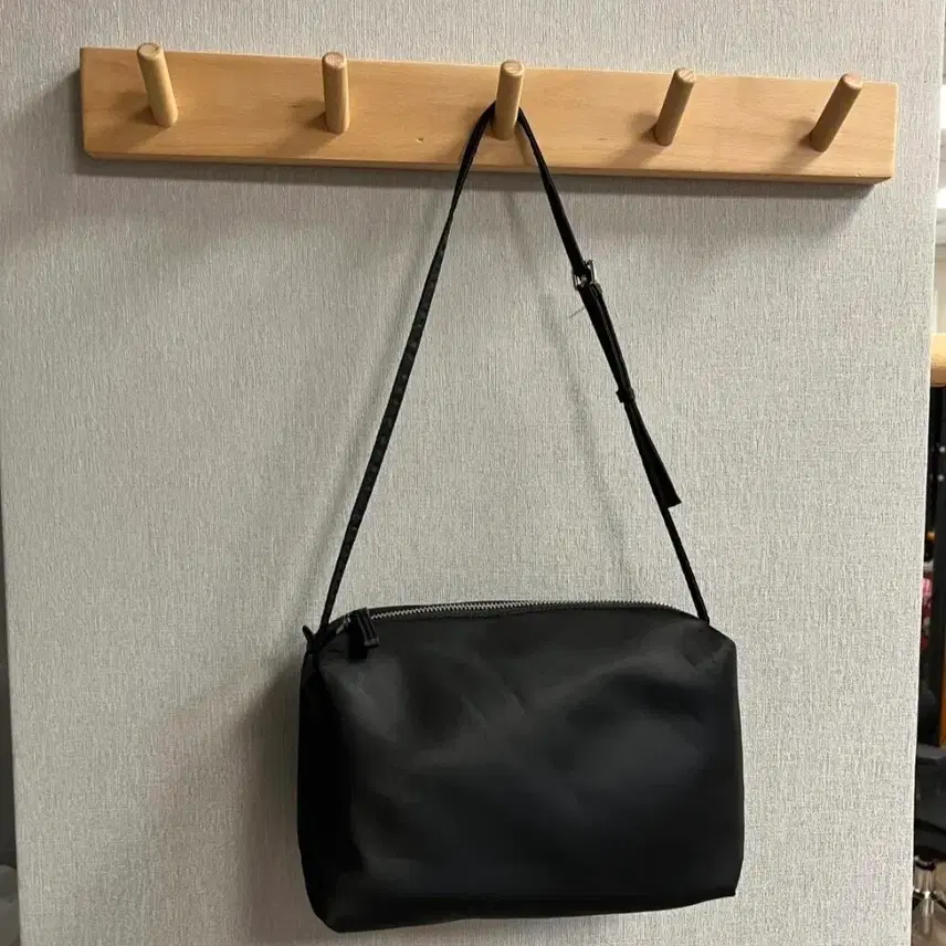 ロークラシックLOW CLASSICクロスバックカメラバッグ