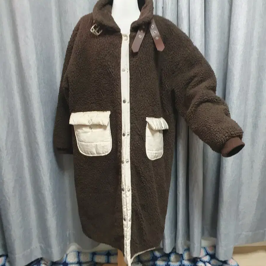 리버시블 뽀글 롱무스탕