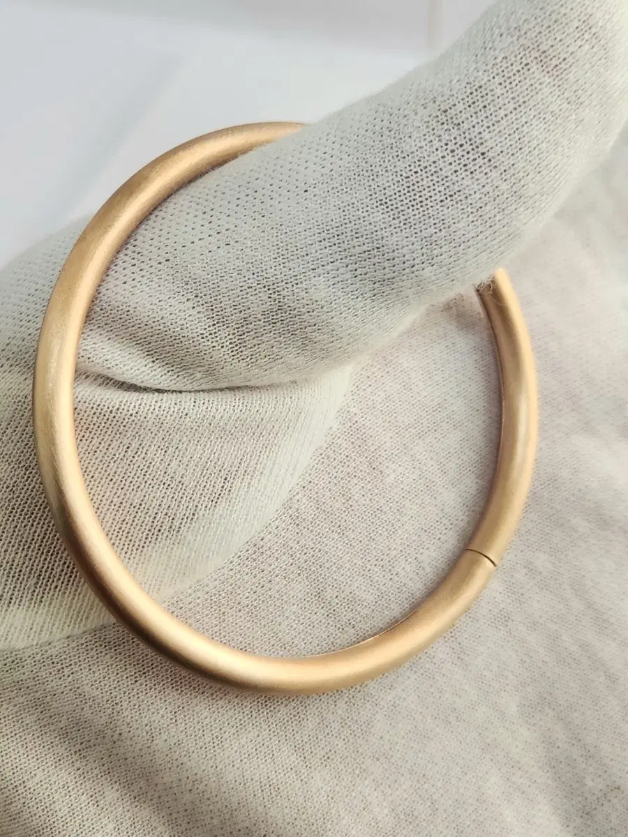 18k.4mm. 뱅글팔찌.새상품