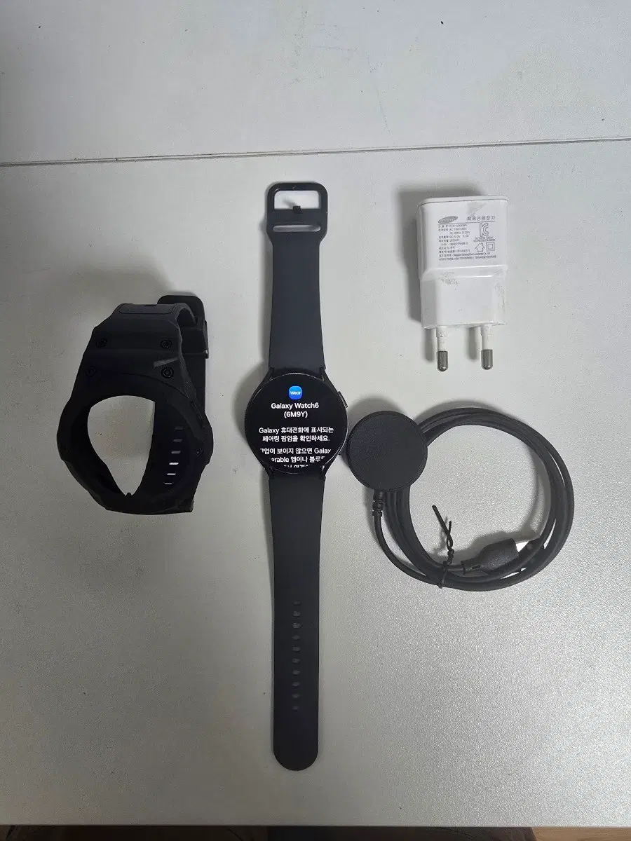 갤럭시 워치6 44mm 블랙 색상 LTE 버전 + 지샥스트랩