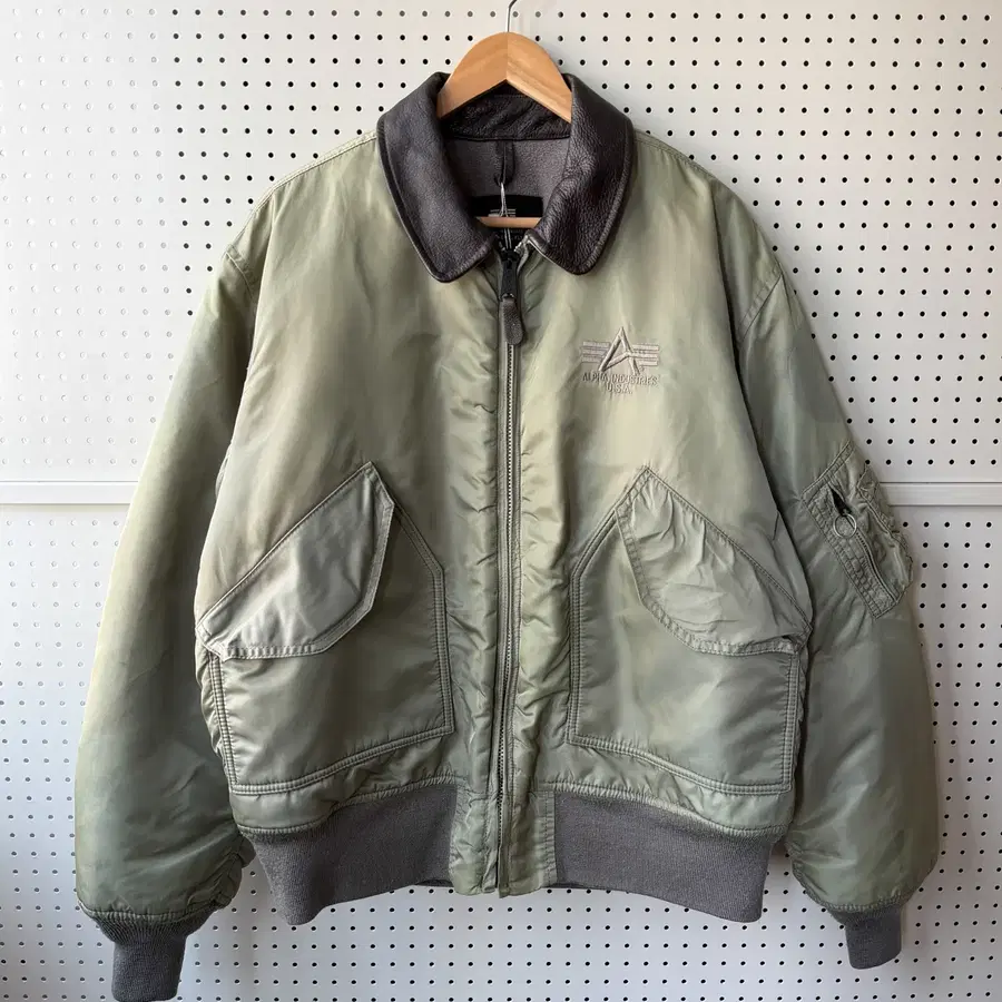 알파인더스트리 U.S.A.F CWU-45/P 플라이트 자켓