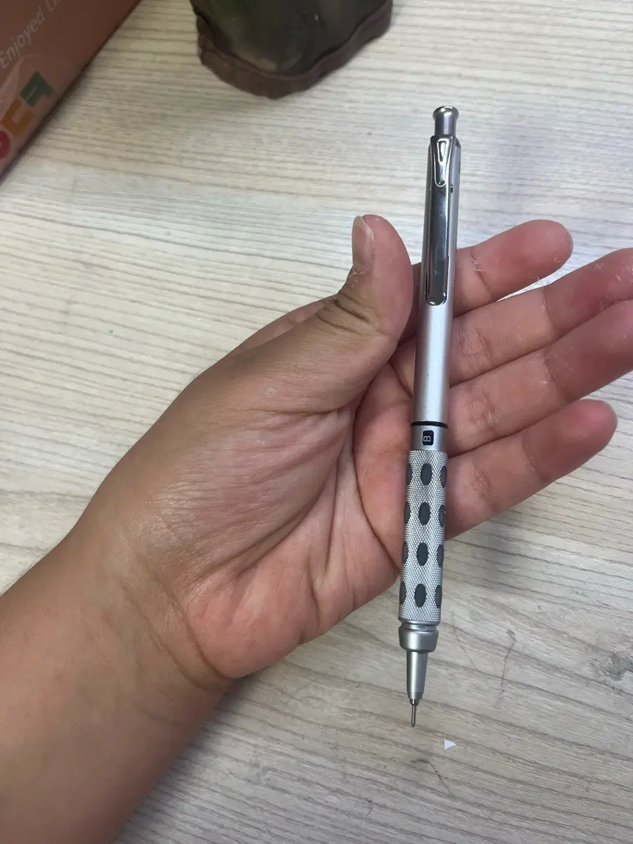 펜텔 샤프 판매합니다.