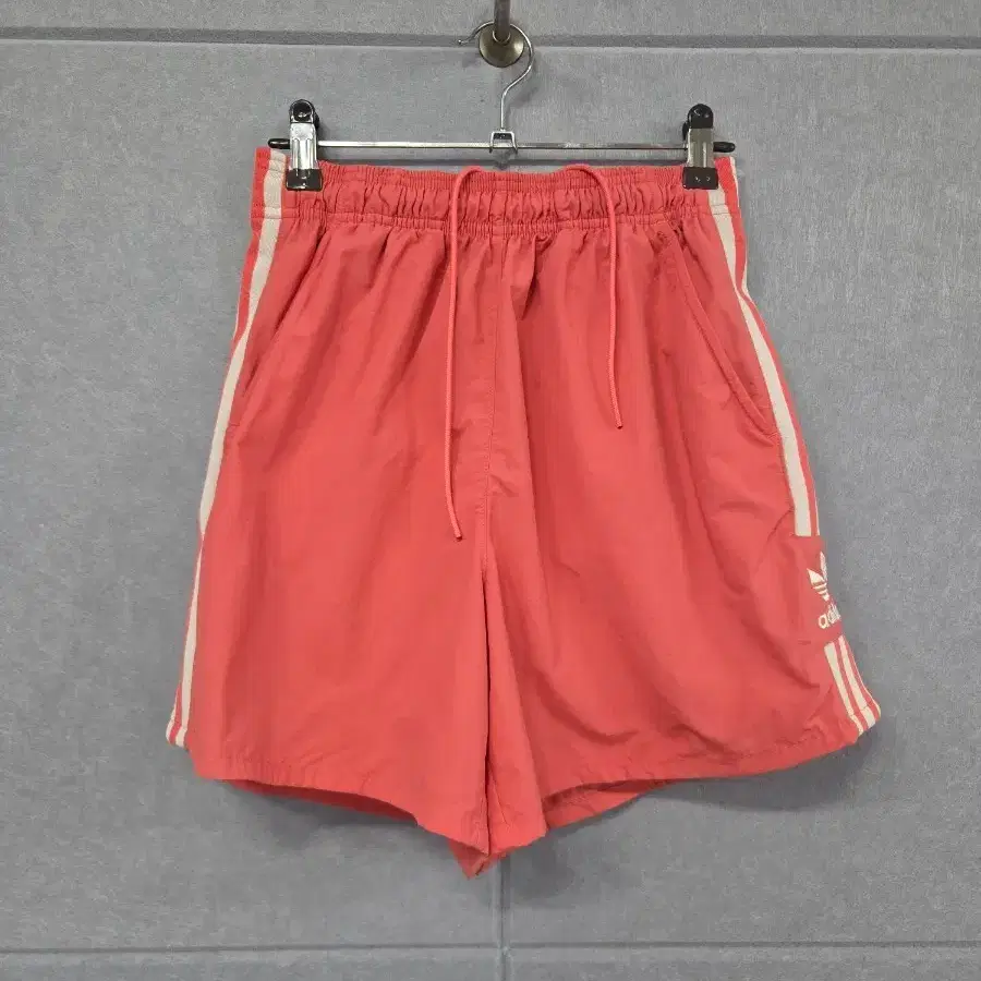아디다스(ADIDAS) 삼선 트레포일 나일론 숏팬츠