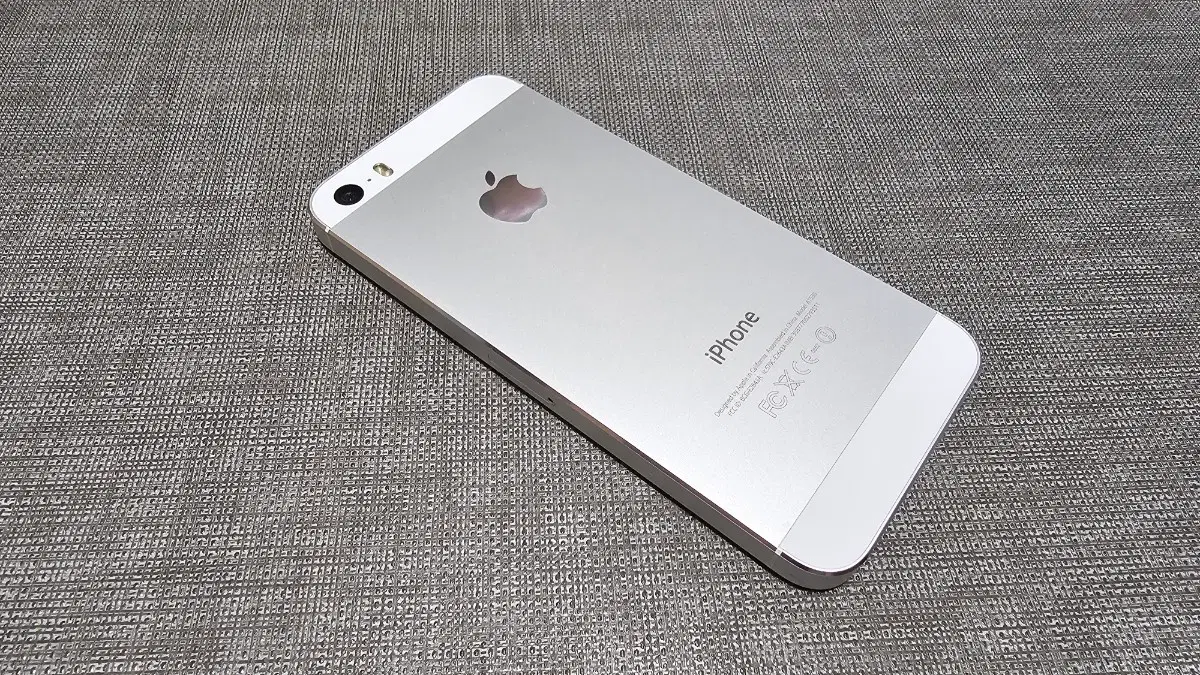 아이폰5S 32GB 실버 카메라무음 신품배터리