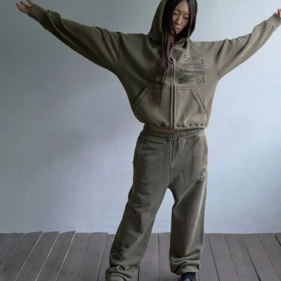 웰빙익스프레스 Message Hoodie Zip Up Ash Khaki