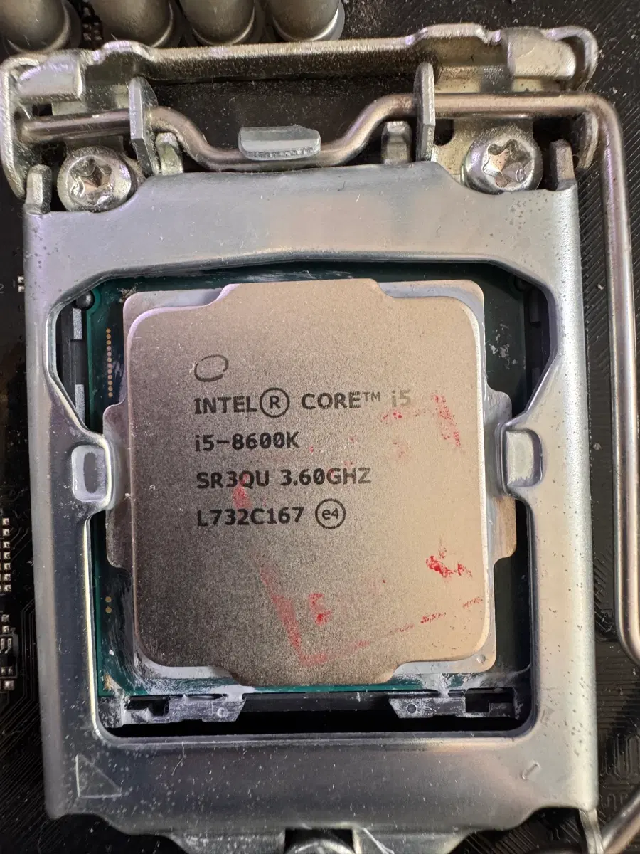 인텔 코어 i5-8600K CPU 3.60GHz