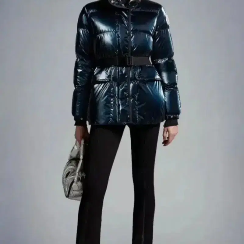 몽클레르 MONCLER 몽클레어 벨트 패딩 네이비화이트 정품.새상품.439만원 사진 1