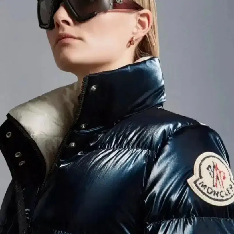 몽클레르 MONCLER 몽클레어 벨트 패딩 네이비화이트 정품.새상품.439만원 사진 3