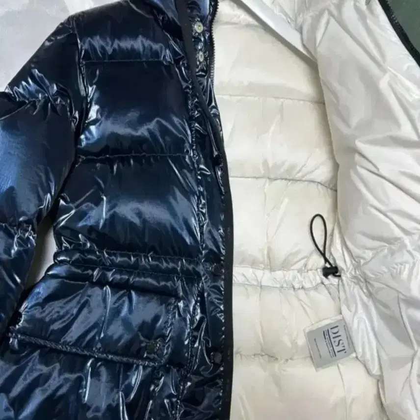 몽클레르 MONCLER 몽클레어 벨트 패딩 네이비화이트 정품.새상품.439만원 사진 6