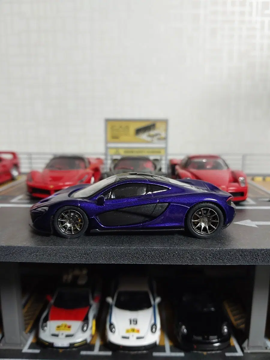 포스터카 1:64 맥라렌 p1(퍼플) 팝니다.