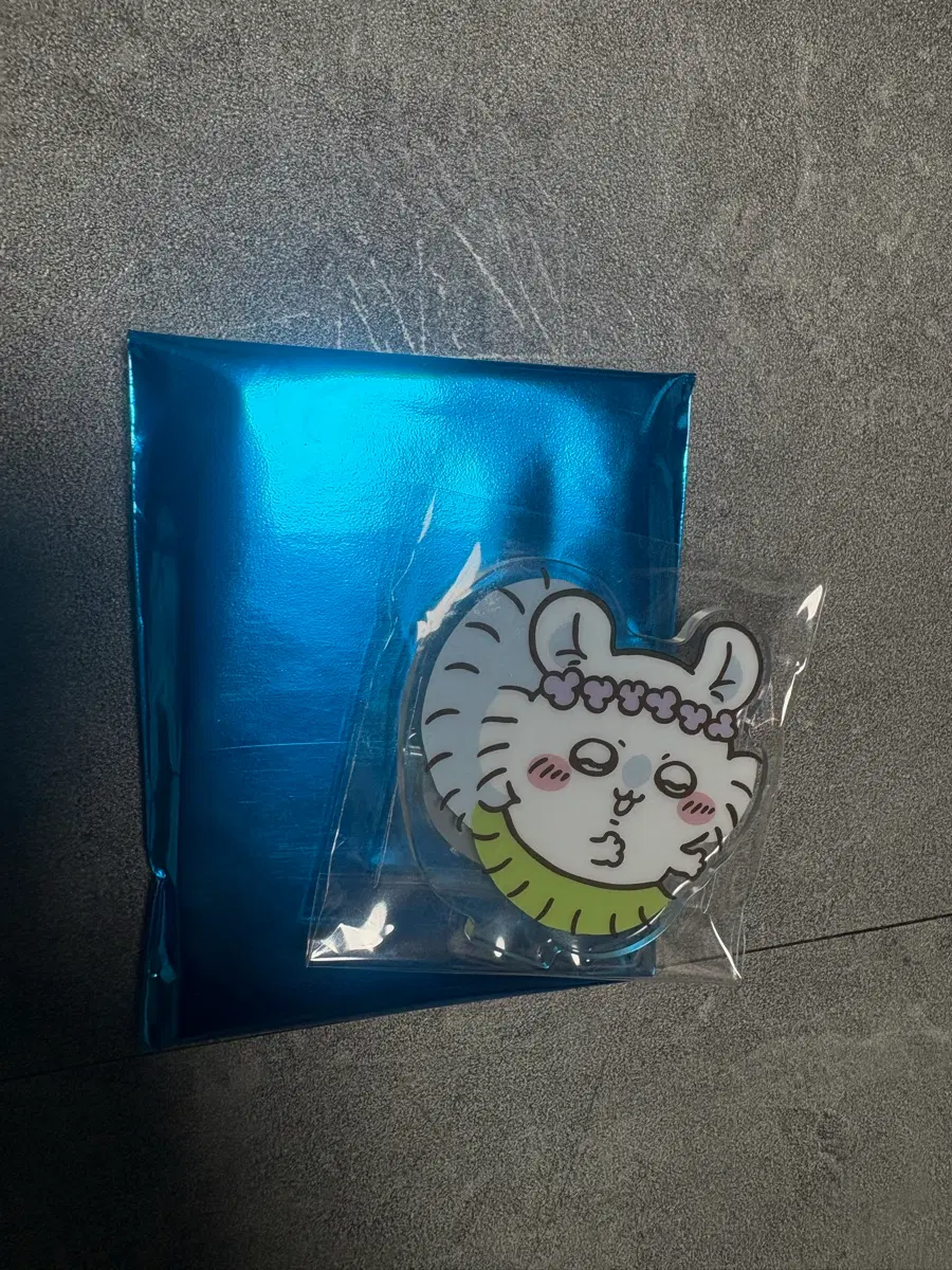 치이카와 모몽가 극장판 아크릴스탠드 판매합니다