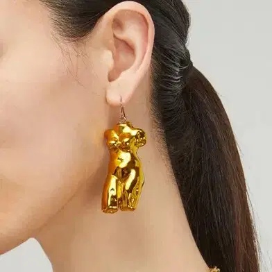 Marni  Gold Single Statue Pop Earring