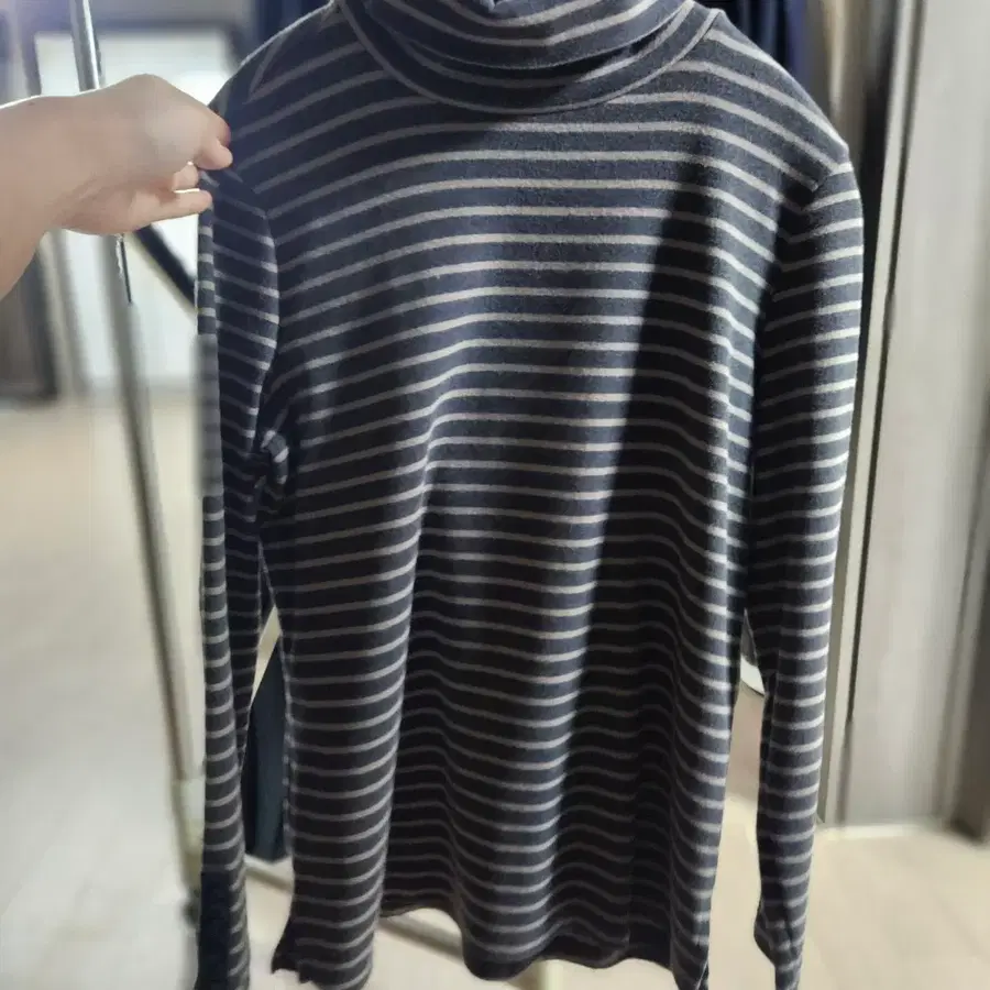 스트라이프 목폴라 티셔츠