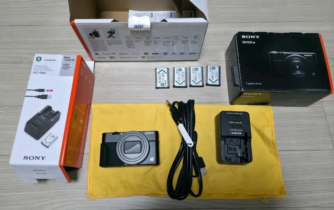 소니 RX100 M7  카메라 블랙 풀박스 보증기한 29년 7월