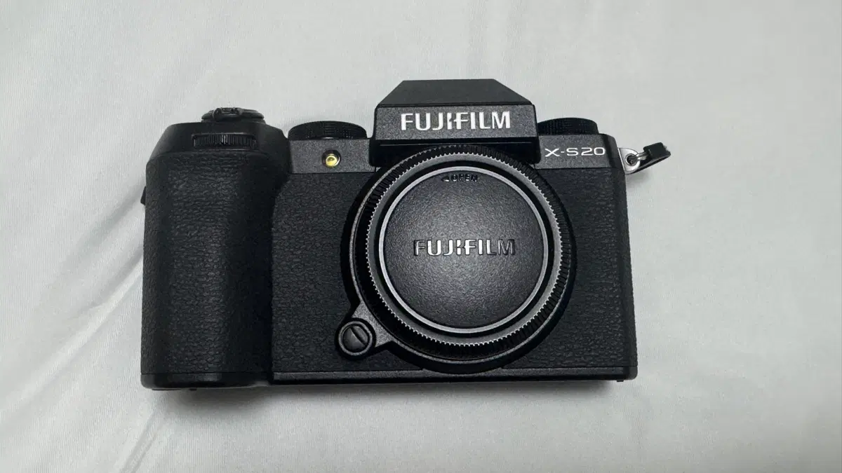 후지필름 X-S20 카메라 바디 팝니다