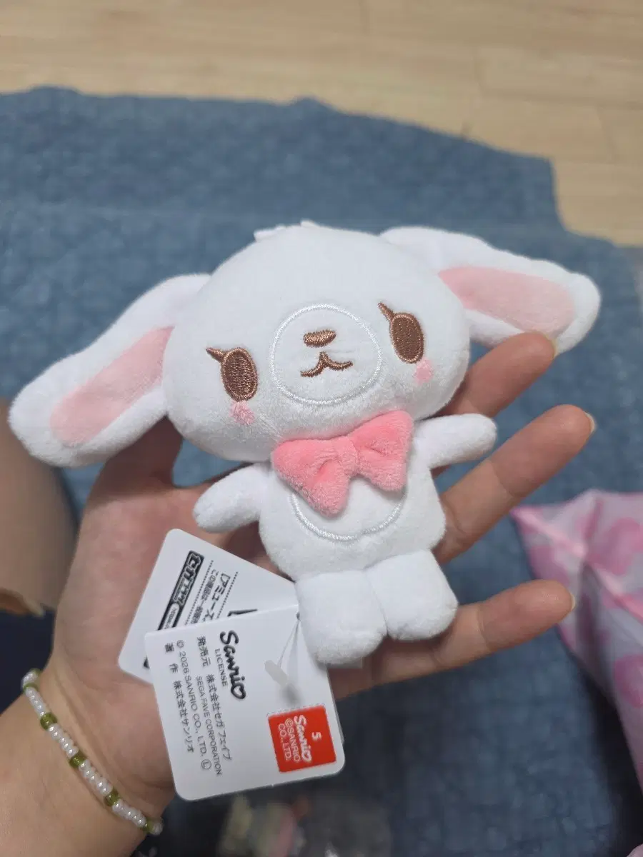 산리오 시로우사 인형 핑크 리본