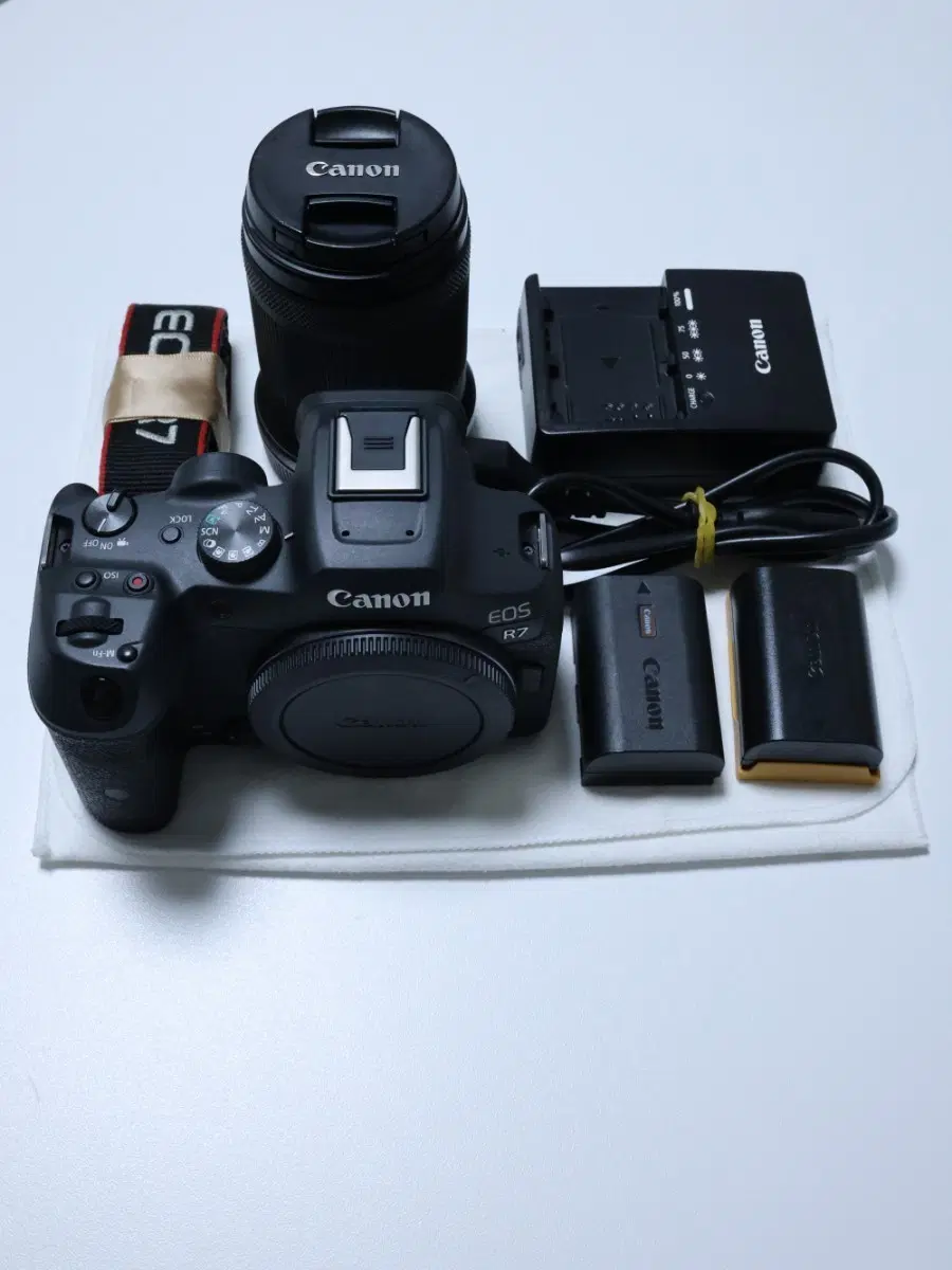 캐논 EOS R7 카메라 + 18-150mm 렌즈