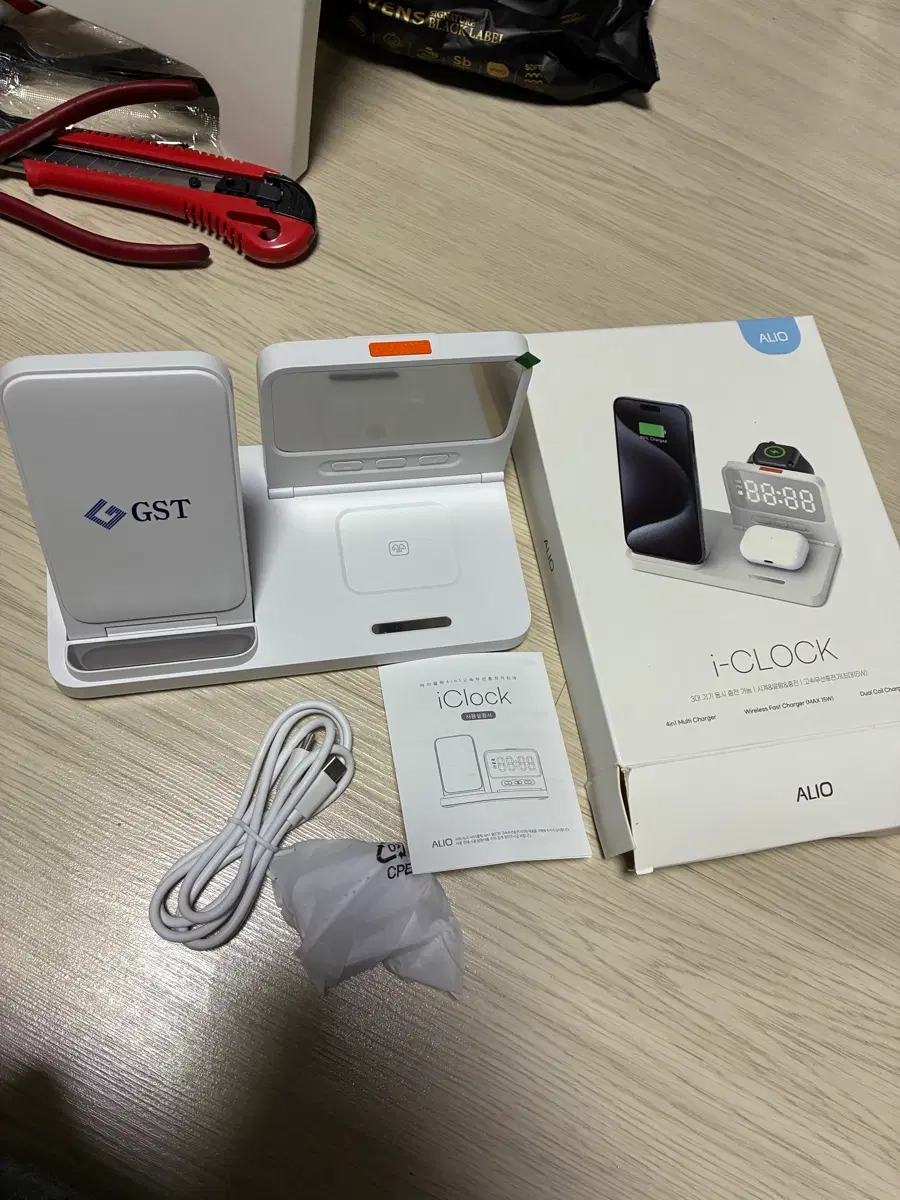 ORTV i-CLOCK 3 in 1 무선 충전기