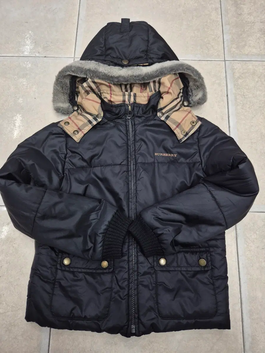 버버리 키즈 패딩 8세 128cm 국내정품