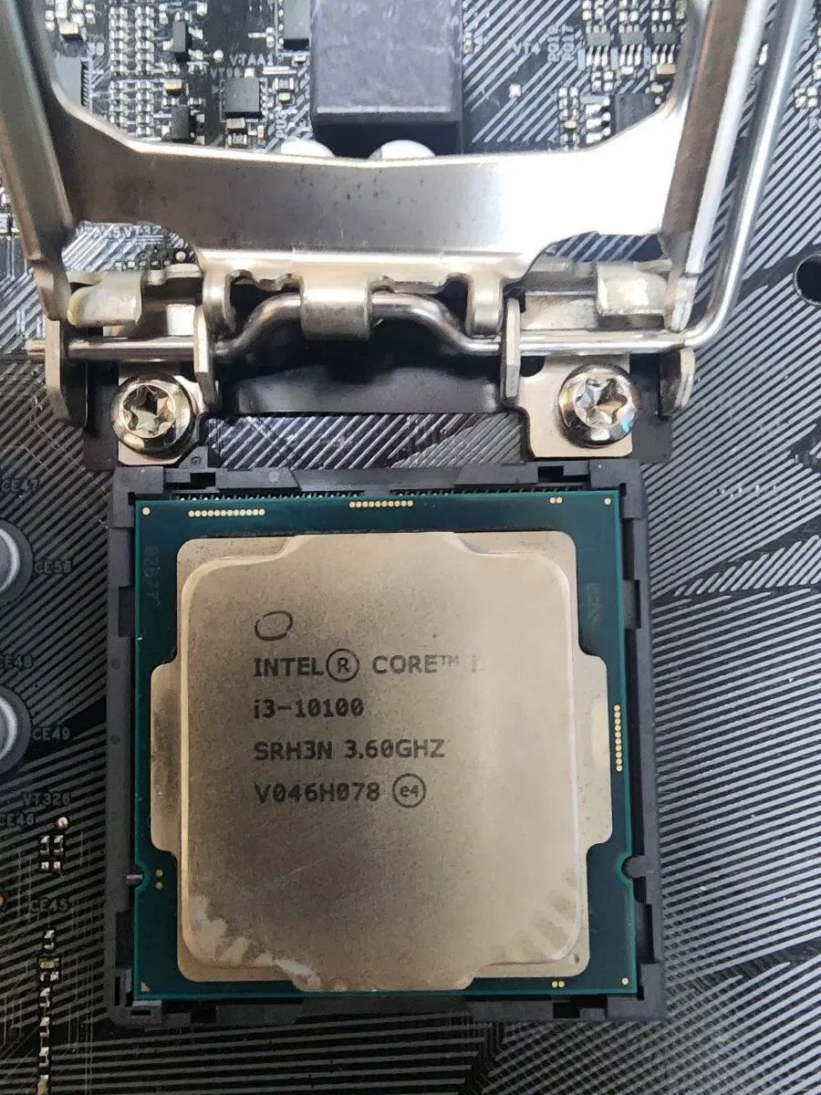 인텔 코어 i3-10100 CPU