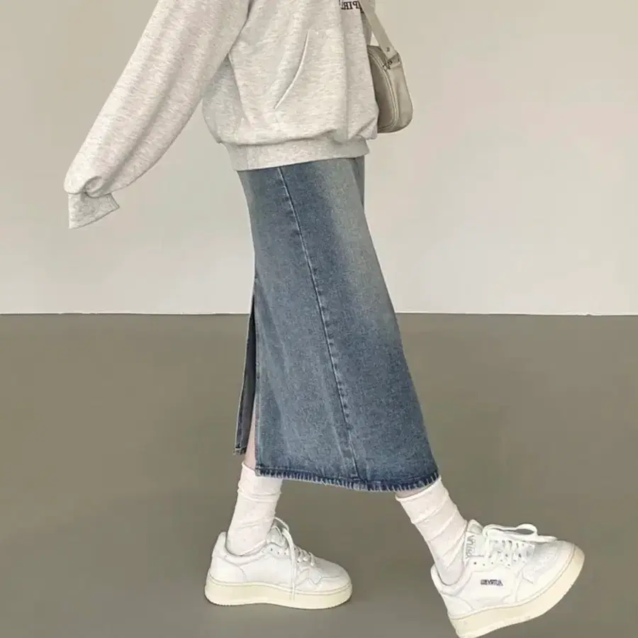 앤드모어 데님 뒷트임 롱스커트 중청 s