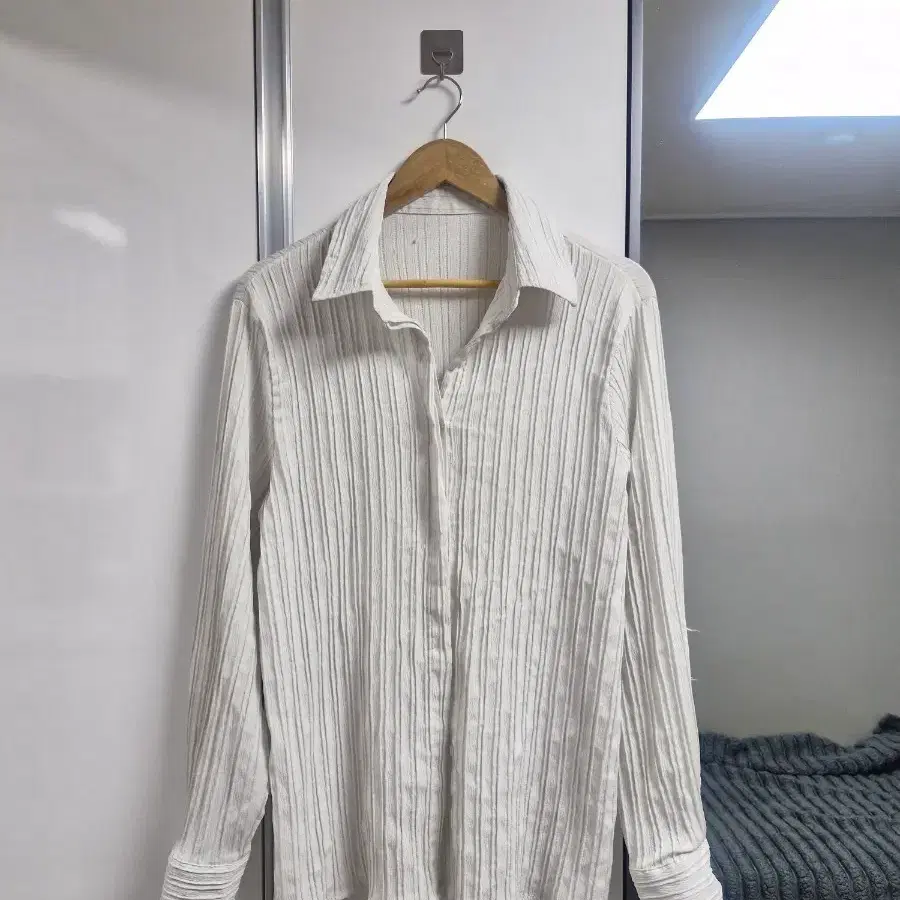 화이트 셔츠 블라우스