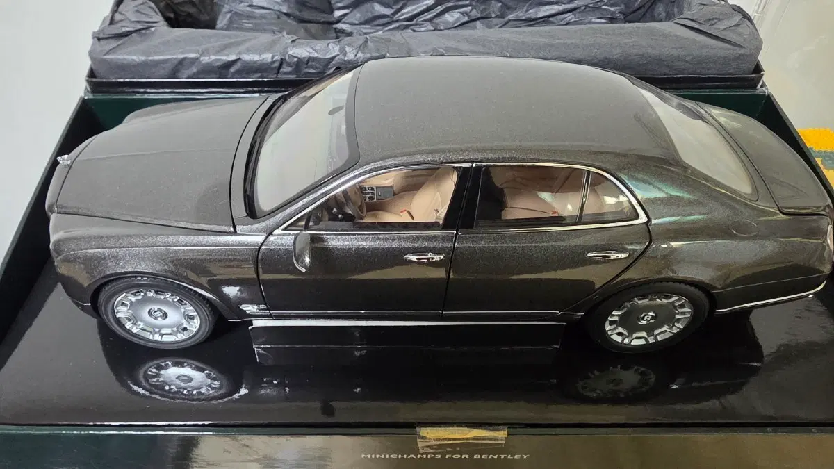 미니챔프 1:18 벤틀리 뮬산 2010 Minichamps 다이캐스트