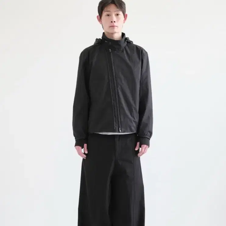 구매) 해칭룸 diagonal zip jacket v2 블랙 3사이즈 구해봅니다