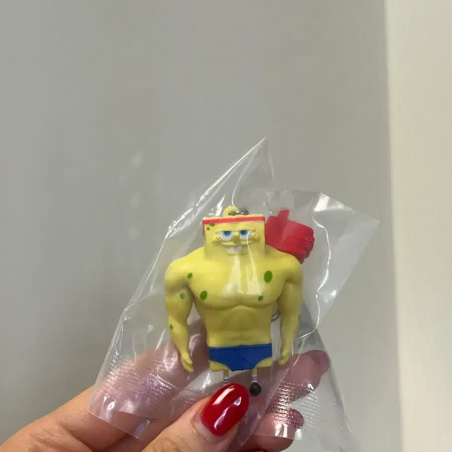 스펀지밥 근육빵빵 피규어