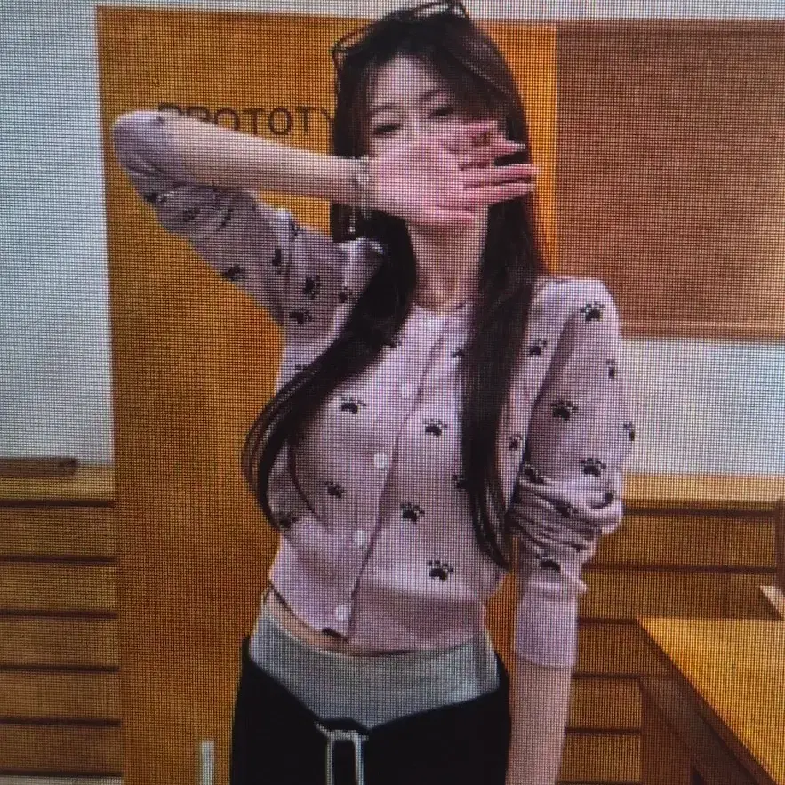 (해외배송)핑크색 발자국 무늬 가디건