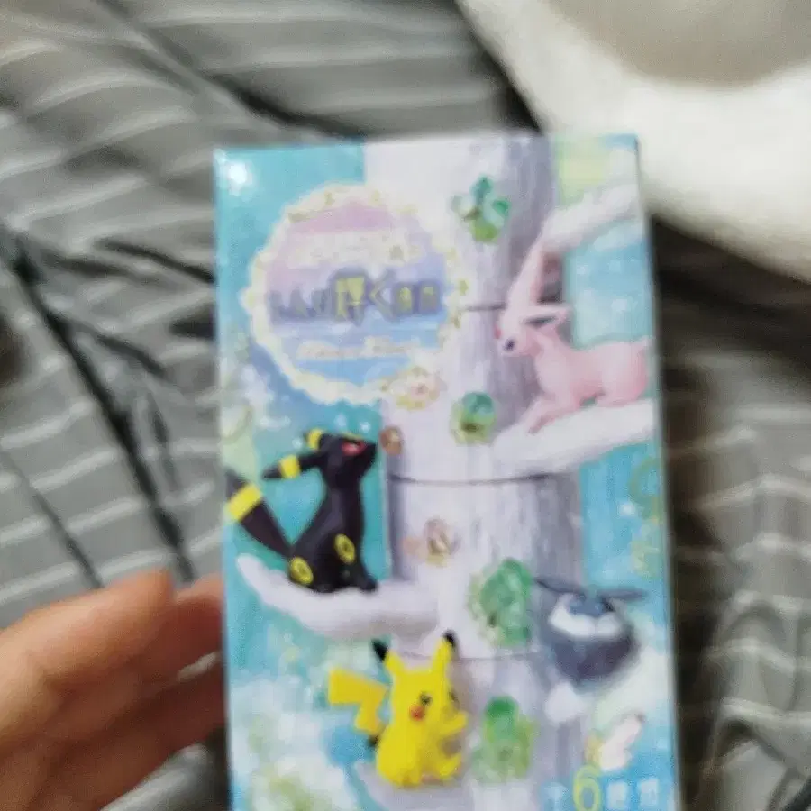 포켓몬 리멘트 신비롭게 빛나는 장소? 블래키 피규어 팝니다.