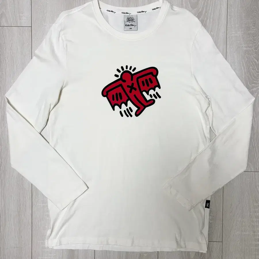 KEITH HARING 붉은 박쥐 아트 프린트가 있는 긴팔 셔츠 키스 해링