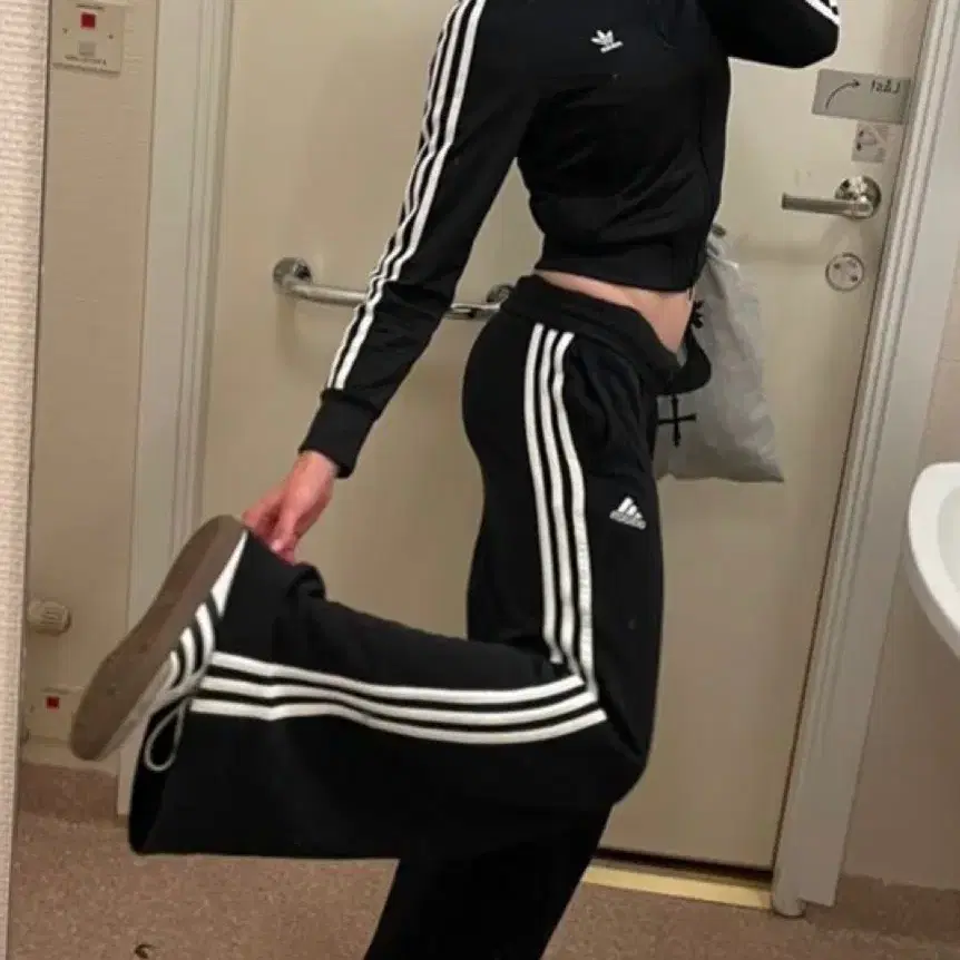 (새상품) 아디다스 기모 트레이닝 팬츠