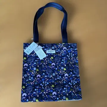 CathKidston 미디엄 북백
