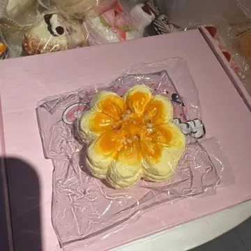 Kiki Squishy 스퀴즈 클로버빵