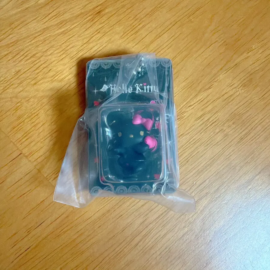 산리오 헬로키티 패키지 챰 미니어챠 가챠 블랙 키티 악마 키티