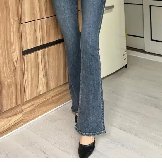 카인다미 골반볼륨업 투버튼 하이웨스트 중진청 부츠컷_골반뽕 청바지