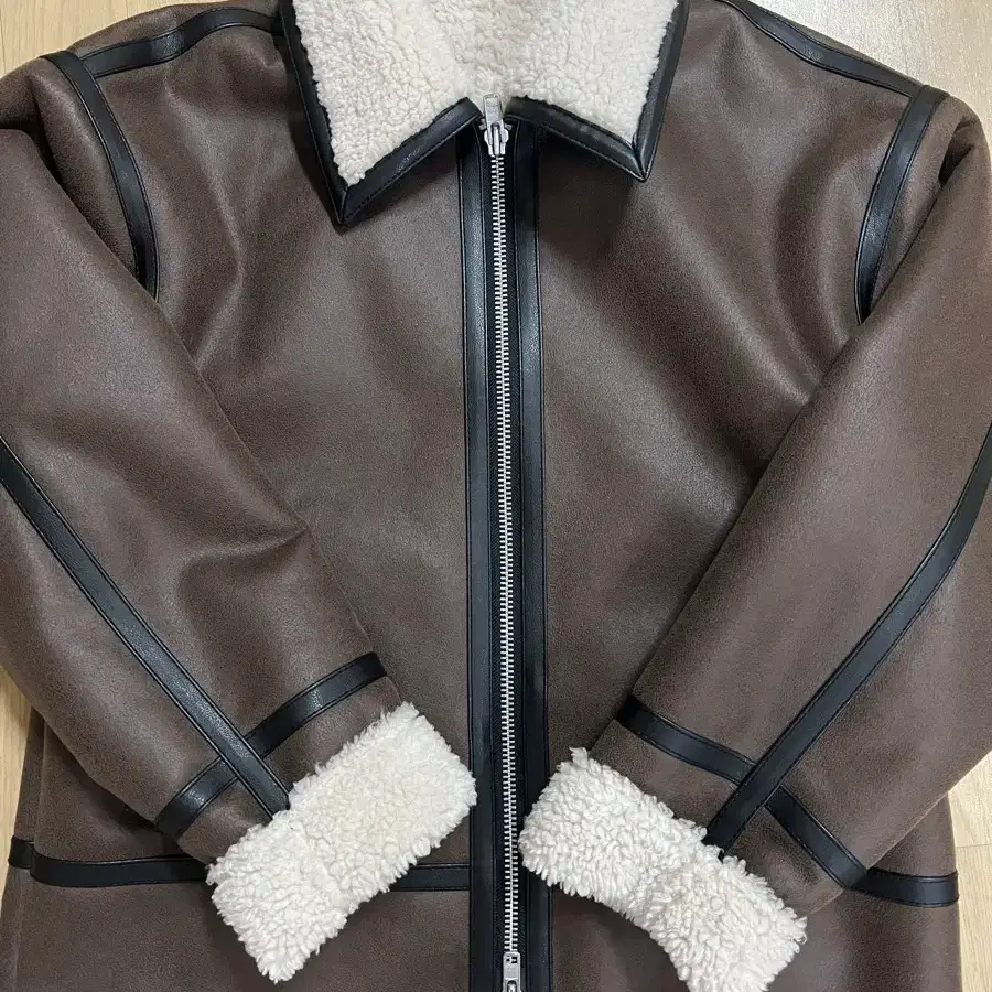 도프제이슨 남녀공용 카라 크롭 무스탕 자켓 브라운 M