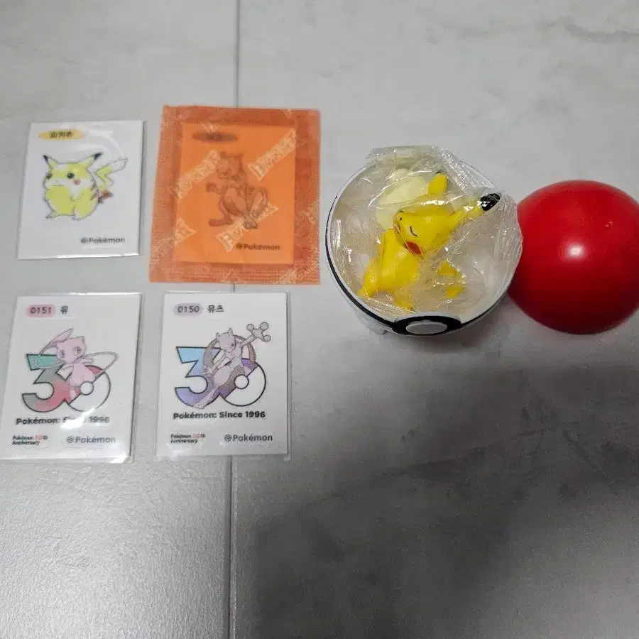 포켓몬 아트워크 뮤츠, 피카츄 피규어, 뮤, 뮤츠 띠부씰, 뚱카츄 띠부씰