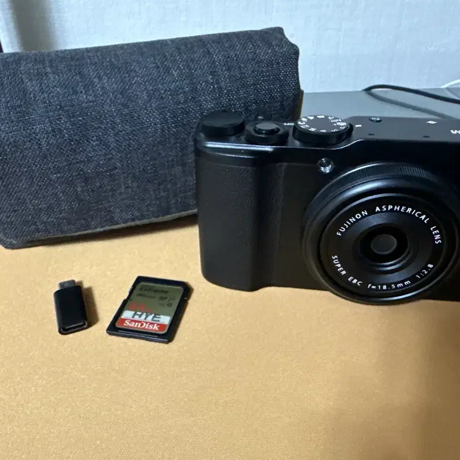 후지필름 XF10