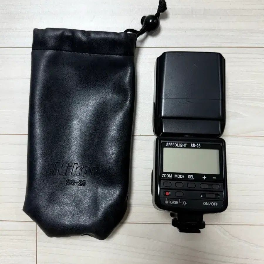 니콘 스피드라이트 SB-28