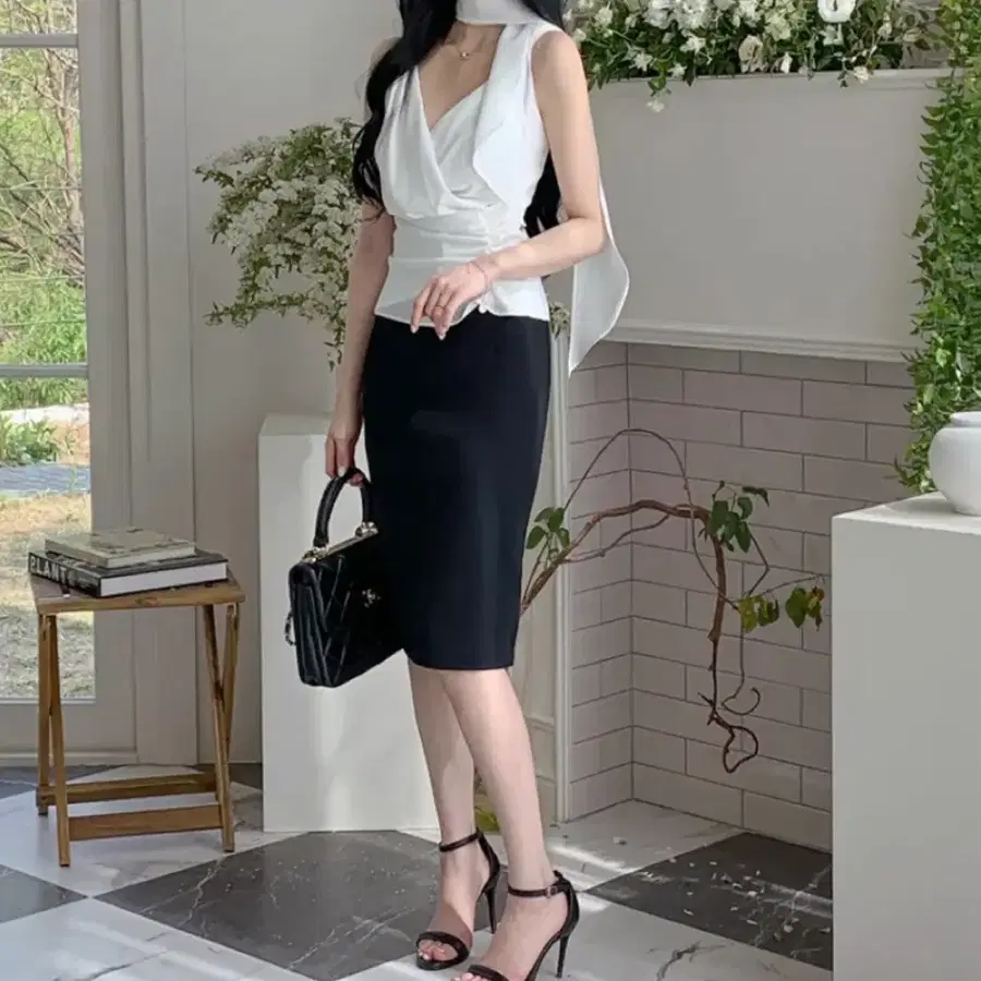 새상품)하이클래식 블랙 미디스커트
