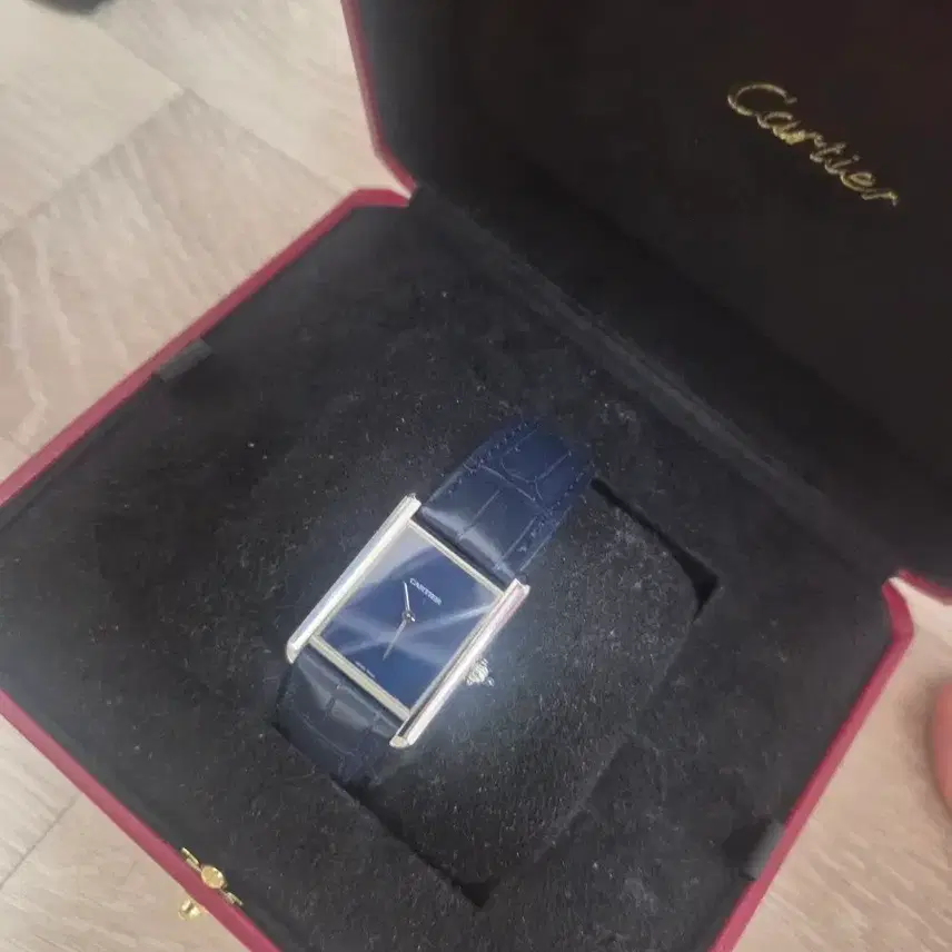 까르띠에 탱크 머스트 라지 블루 래커 사진 2