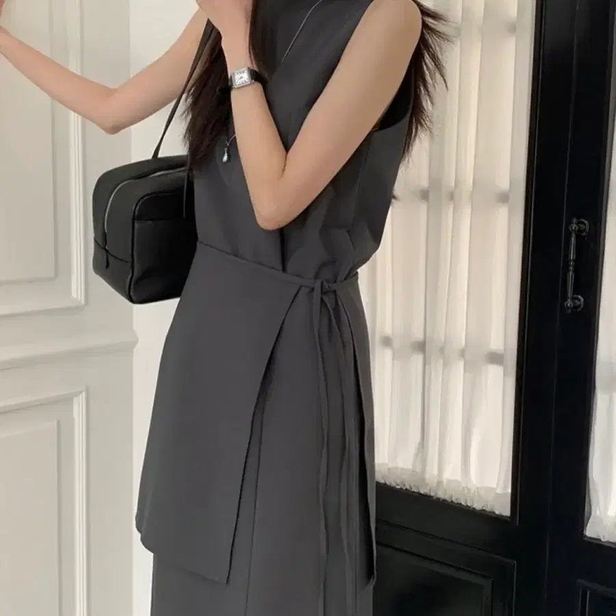 랩 원피스 블랙색상