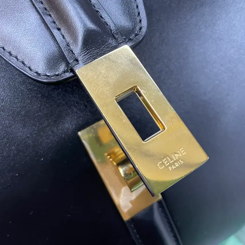 셀린느 CELINE Small 16 Bag in Satinated Calfskin 사진 5