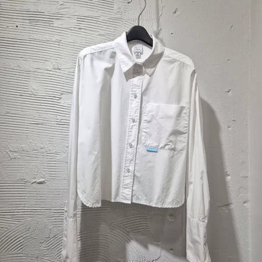 나일로라 크롭 코튼 셔츠