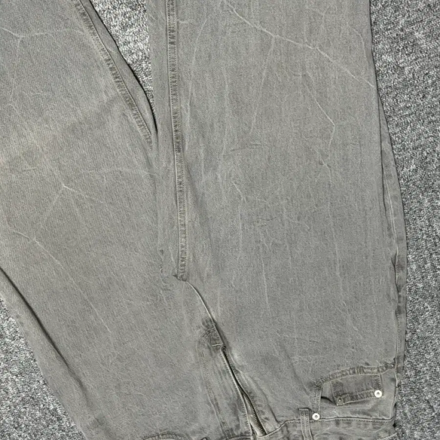노운 그레이 크랙 팬츠